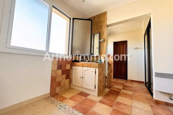 Vente                                                      Maison
                        
                     8 pièces                      136 m2                     à Béziers