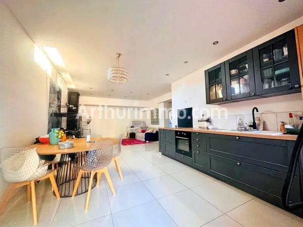 Vente                                                      Maison
                        
                     8 pièces                      136 m2                     à Béziers