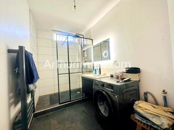 Vente                                                      Maison
                        
                     8 pièces                      136 m2                     à Béziers
