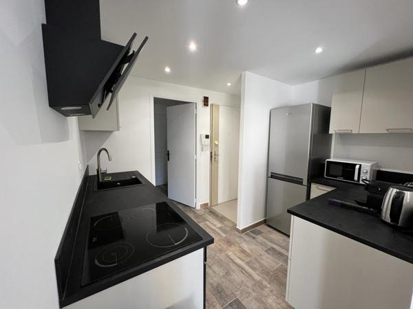 A LOUER - AIX EN PROVENCE - CHAMBRE EN COLOCATION AVEC TERRASSE ET PARKING