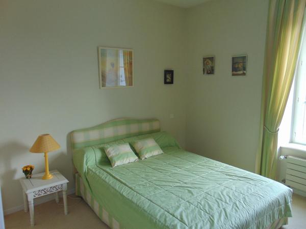 Maison de bourg, en pierre, 192 m², 5 chs, terrain 1469 m², Cerisy Belle Etoile