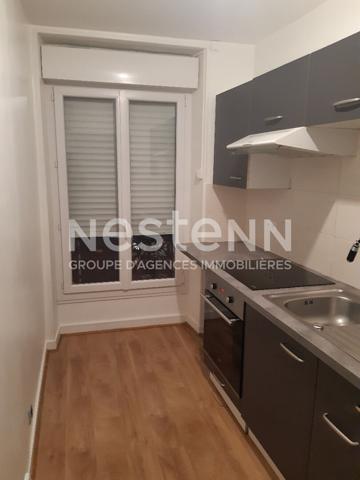 Grand  appartement T2 Bis, 1 chambre, 1 bureau, Le Mans hyper centre ville dans rue piétonne, proche cathédrale, cinéma, marché, centre ville, tram à 2 mn
