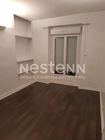 Grand  appartement T2 Bis, 1 chambre, 1 bureau, Le Mans hyper centre ville dans rue piétonne, proche cathédrale, cinéma, marché, centre ville, tram à 2 mn