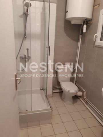 Grand  appartement T2 Bis, 1 chambre, 1 bureau, Le Mans hyper centre ville dans rue piétonne, proche cathédrale, cinéma, marché, centre ville, tram à 2 mn