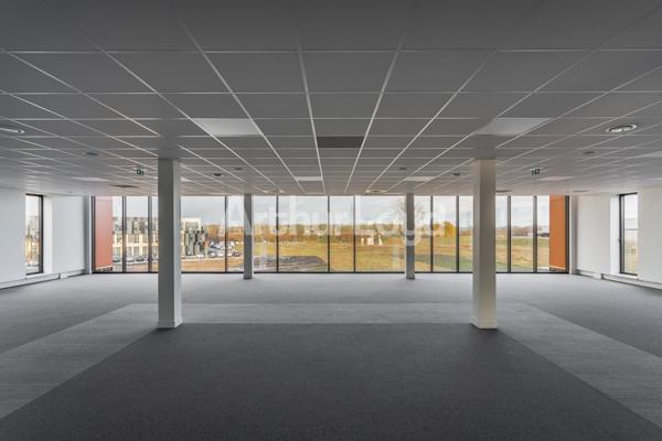 Bureaux à louer à Lesquin dans immeuble moderne climatisé rénové