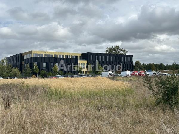 Bureaux à louer à Lesquin dans immeuble moderne climatisé rénové