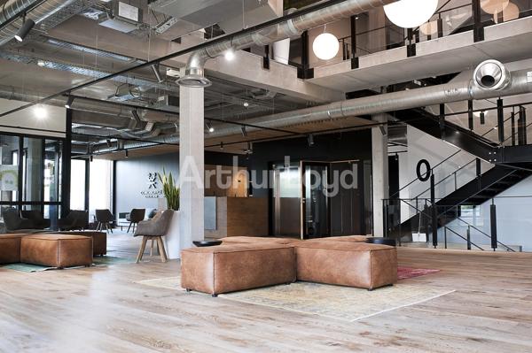 Bureaux à louer à Lesquin dans immeuble moderne climatisé rénové