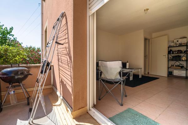 CARCASSONNE – PERIPHERIE Appartement T2 45m² avec terrasse et place de parking privative