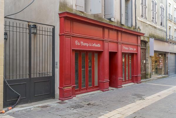 CARCASSONNE BASTIDE-CARNOT-GARE Workshop 60m² avec vitrine, accès véhicule, et normes accessibilité