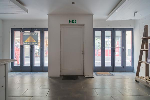 CARCASSONNE BASTIDE-CARNOT-GARE Workshop 60m² avec vitrine, accès véhicule, et normes accessibilité