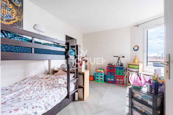 APPARTEMENT 3 PIECES AVEC PARKING ET TERRASSE