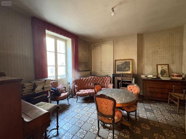 Maison de ville à vendre à Argenton-sur-Creuse dans l'Indre (36200), ref : 037/2535