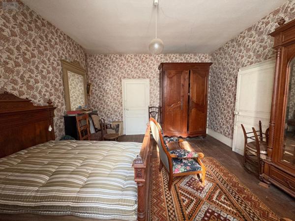 Maison de ville à vendre à Argenton-sur-Creuse dans l'Indre (36200), ref : 037/2535