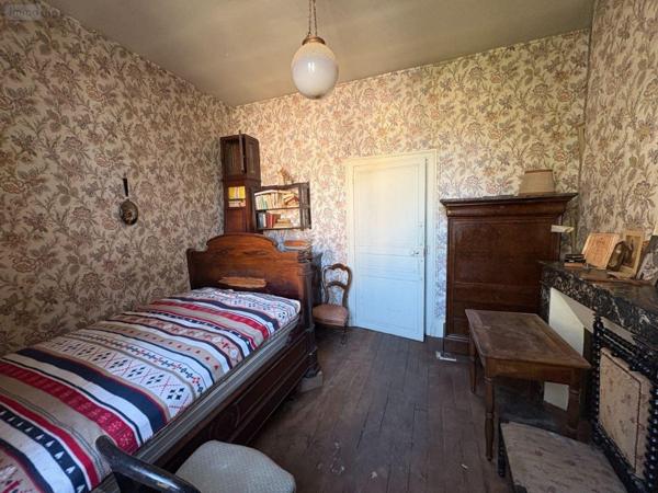 Maison de ville à vendre à Argenton-sur-Creuse dans l'Indre (36200), ref : 037/2535