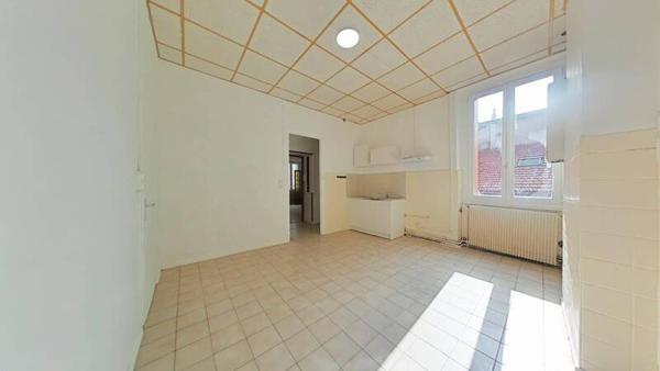Appartement 6 pièces                                        - 42000 Saint-Étienne Réf : 11959