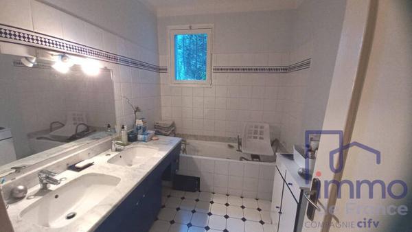 Maison 8 pièces                                        - 42270 Saint-Priest-en-Jarez Réf : 2842-CIFVFOREZVELAY
