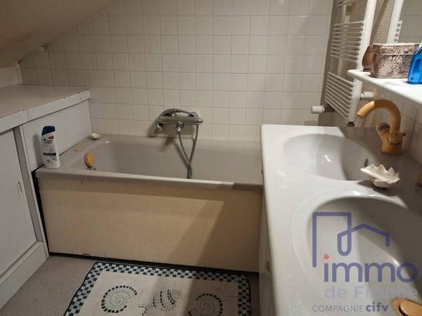 Maison 8 pièces                                        - 43000 Le Puy-en-Velay Réf : 2736-CIFVFOREZVELAY