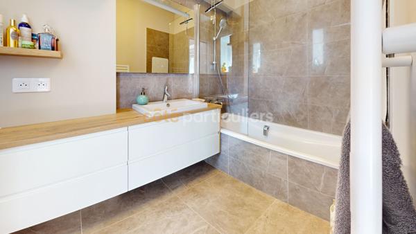 Vente
                Maison209,26 m² - 10 Pièces -
                    SAINT PAIR SUR MER (50380)