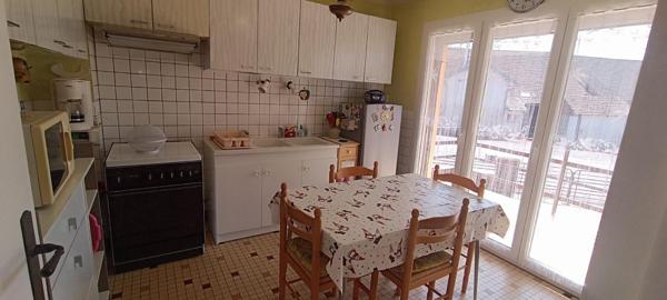 Maison individuelle 4 pièces avec cours d'eau