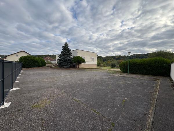 Local commercial 8 pièces 163 m2