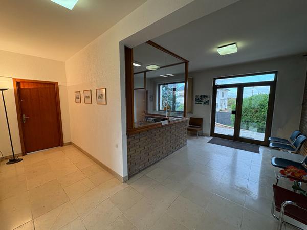 Local commercial 8 pièces 163 m2