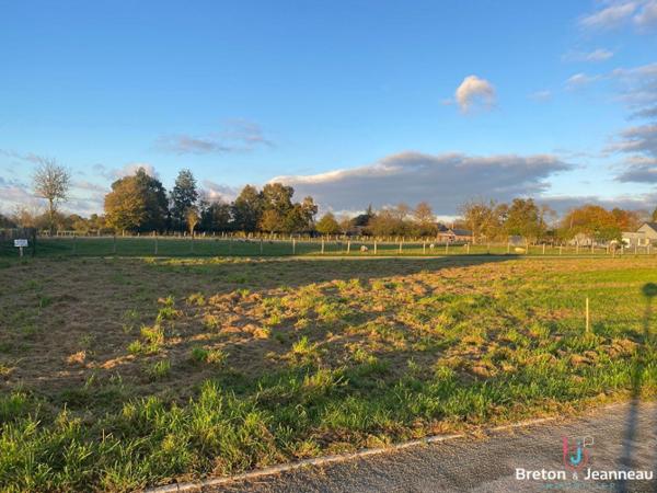Terrain à bâtir de 1296 m² à Parigné