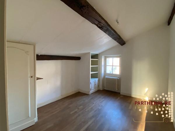 Grande maison dans centre ville de PARTHENAY