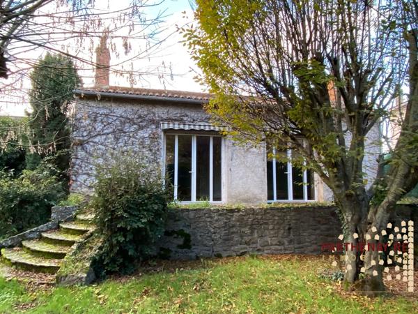 Grande maison dans centre ville de PARTHENAY