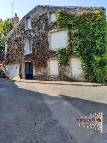 Grande maison dans centre ville de PARTHENAY