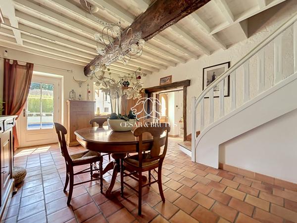 À VENDRE – Maison de Caractère Rénovée – Piscine & Dépendances