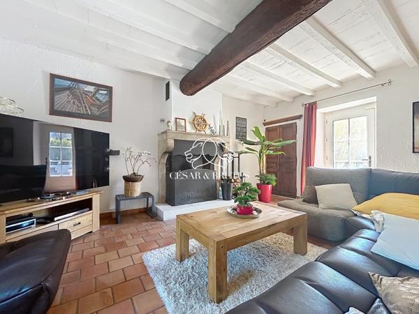 À VENDRE – Maison de Caractère Rénovée – Piscine & Dépendances