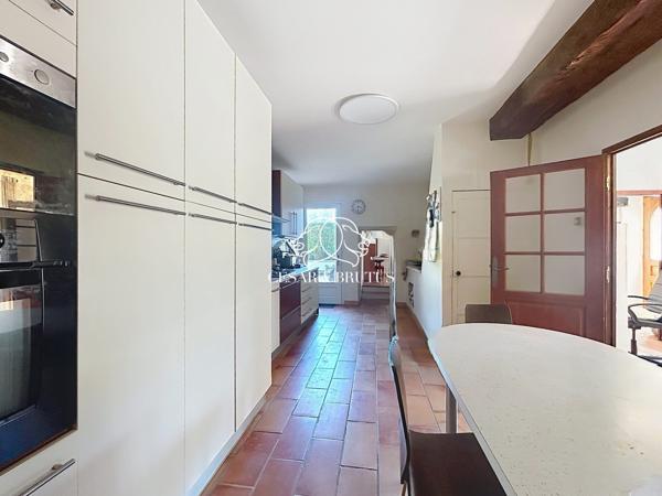 À VENDRE – Maison de Caractère Rénovée – Piscine & Dépendances
