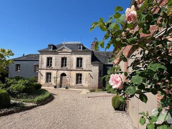 RARE A LA VENTE ORBEC MAISON DE CARACTERE AUX PRESTATIONS DE QUALITES AVEC TRES BEAU PARC ARBORE