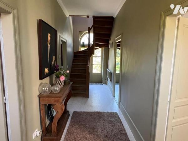 RARE A LA VENTE ORBEC MAISON DE CARACTERE AUX PRESTATIONS DE QUALITES AVEC TRES BEAU PARC ARBORE