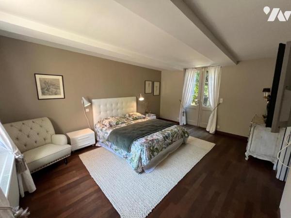 RARE A LA VENTE ORBEC MAISON DE CARACTERE AUX PRESTATIONS DE QUALITES AVEC TRES BEAU PARC ARBORE