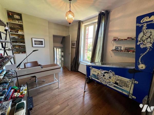 RARE A LA VENTE ORBEC MAISON DE CARACTERE AUX PRESTATIONS DE QUALITES AVEC TRES BEAU PARC ARBORE