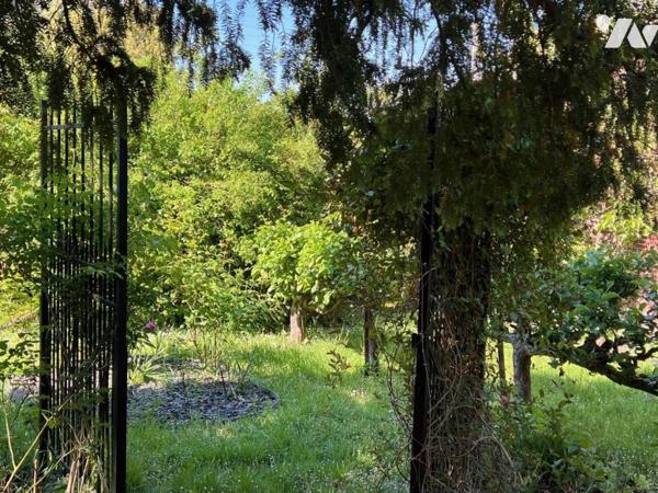 RARE A LA VENTE ORBEC MAISON DE CARACTERE AUX PRESTATIONS DE QUALITES AVEC TRES BEAU PARC ARBORE