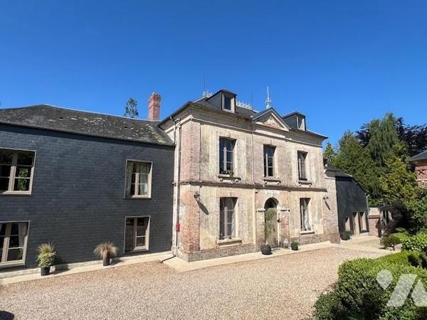 RARE A LA VENTE ORBEC MAISON DE CARACTERE AUX PRESTATIONS DE QUALITES AVEC TRES BEAU PARC ARBORE