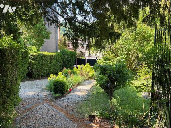 RARE A LA VENTE ORBEC MAISON DE CARACTERE AUX PRESTATIONS DE QUALITES AVEC TRES BEAU PARC ARBORE