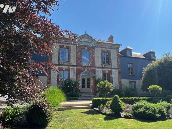 RARE A LA VENTE ORBEC MAISON DE CARACTERE AUX PRESTATIONS DE QUALITES AVEC TRES BEAU PARC ARBORE