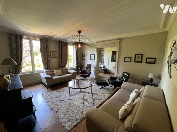 RARE A LA VENTE ORBEC MAISON DE CARACTERE AUX PRESTATIONS DE QUALITES AVEC TRES BEAU PARC ARBORE