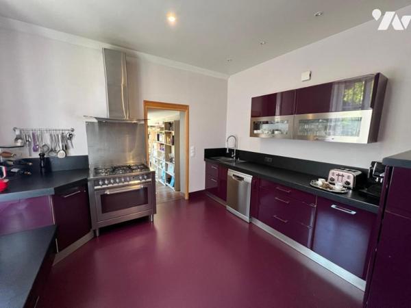 RARE A LA VENTE ORBEC MAISON DE CARACTERE AUX PRESTATIONS DE QUALITES AVEC TRES BEAU PARC ARBORE