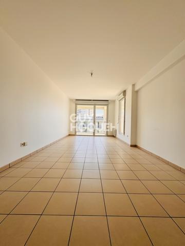 A LOUER  APPARTEMENT T4 - REIMS POMMERY - DERNIER ETAGE