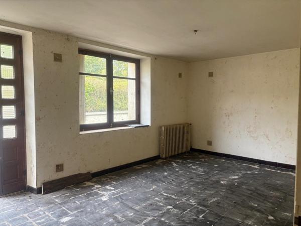 MAISON A ETAGE A RENOVER INTEGRALEMENT