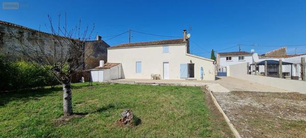 Maison rurale à vendre à Le Gua en Charente-Maritime (17600), ref : Ref 02064   
centre ville