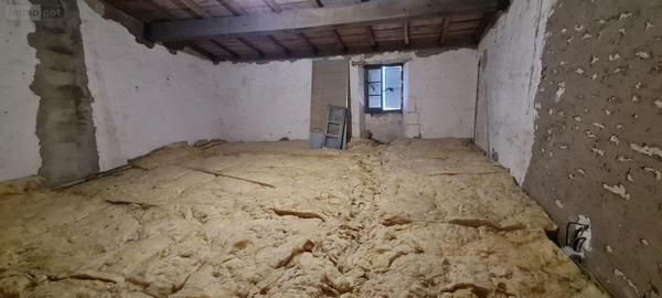 Maison rurale à vendre à Le Gua en Charente-Maritime (17600), ref : Ref 02064   
centre ville