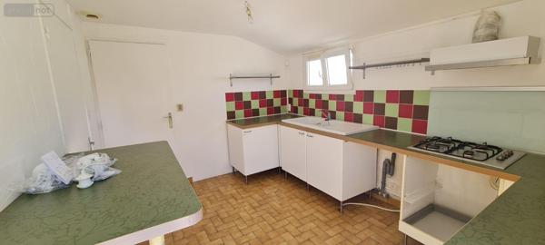 Maison rurale à vendre à Le Gua en Charente-Maritime (17600), ref : Ref 02064   
centre ville