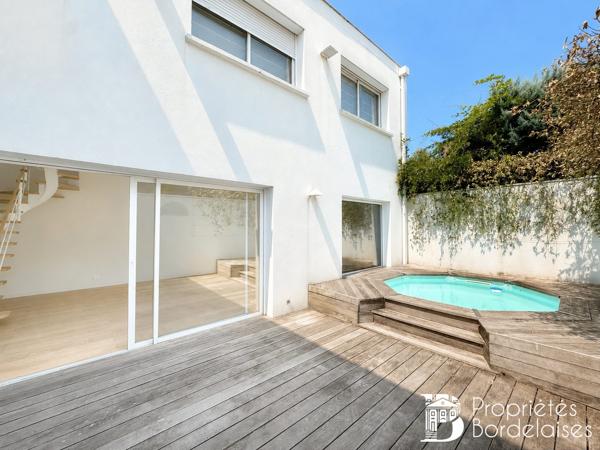 Le Bouscat, Superbe Maison d’Architecte 137 m², garage, jardin, piscine.