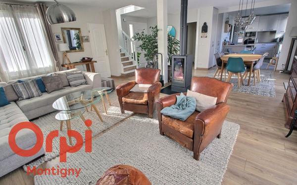 Maison à vendre    5 pièces •  Voisins-le-Bretonneux