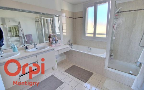 Maison à vendre    5 pièces •  Voisins-le-Bretonneux